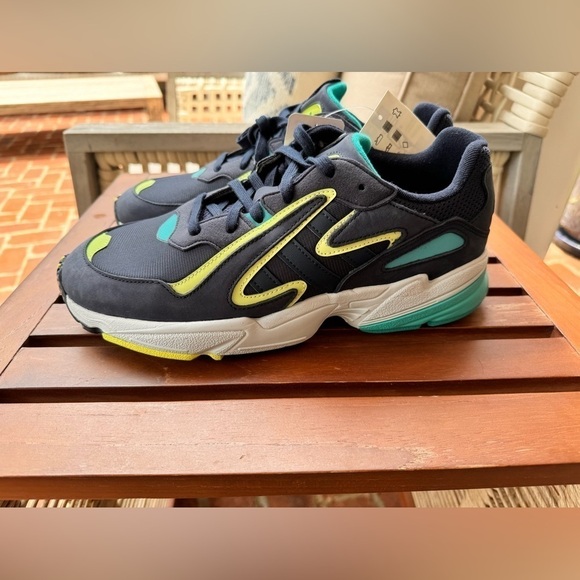 The adidas Men’s Navy Yung-96 Chasm With Neon Accents Sneakers US 10.5 - Picture 5 of 13